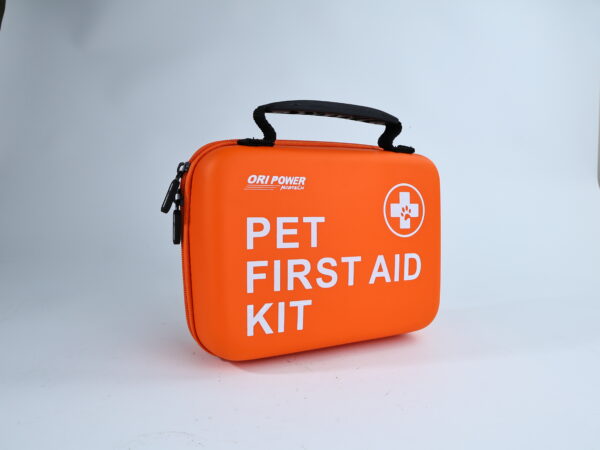 Detail of Forward Face of Comprehensive Pet Emergency Kit - Comprehensive Pet Emergency Kit